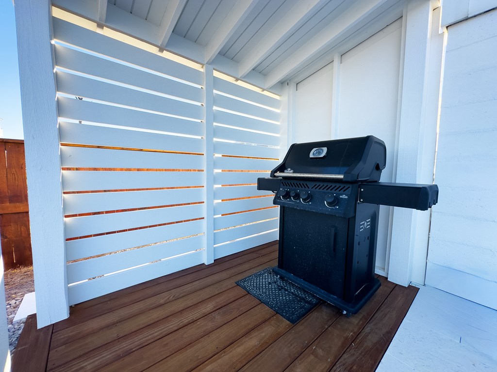 185 Swirly Sun Dr, 32456