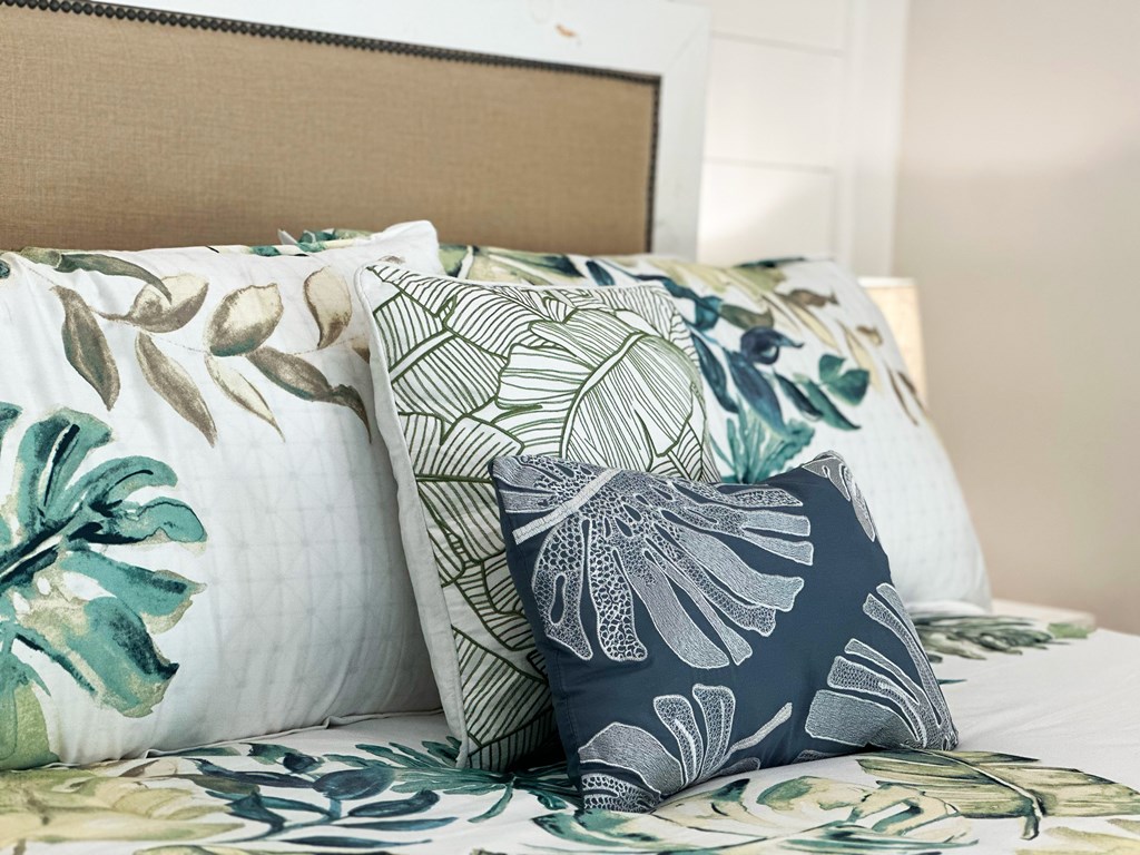 185 Swirly Sun Dr, 32456