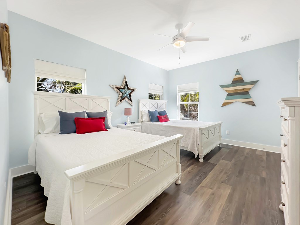 104 N 35th St, 32456