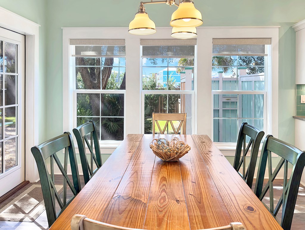 104 N 35th St, 32456