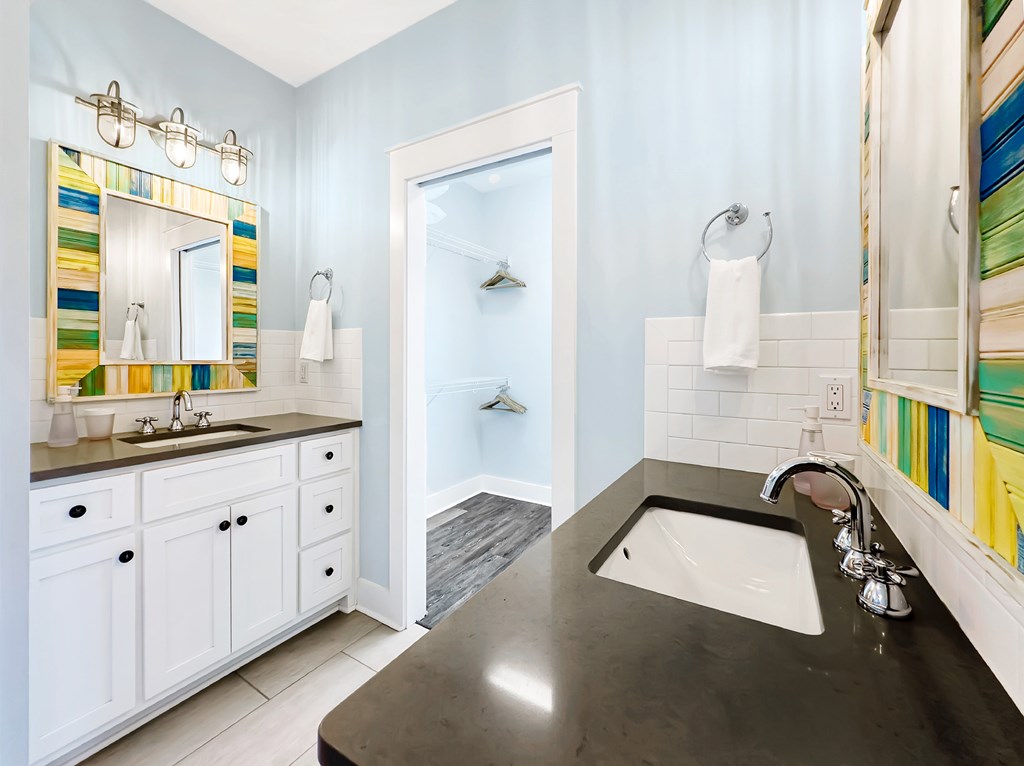 104 N 35th St, 32456