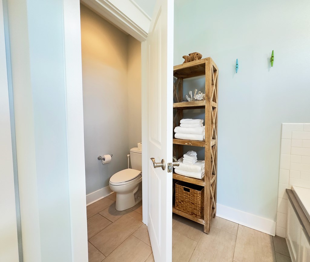 104 N 35th St, 32456