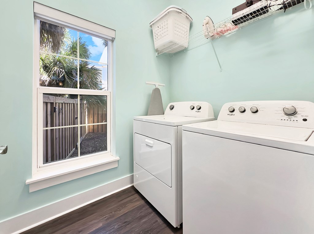 104 N 35th St, 32456