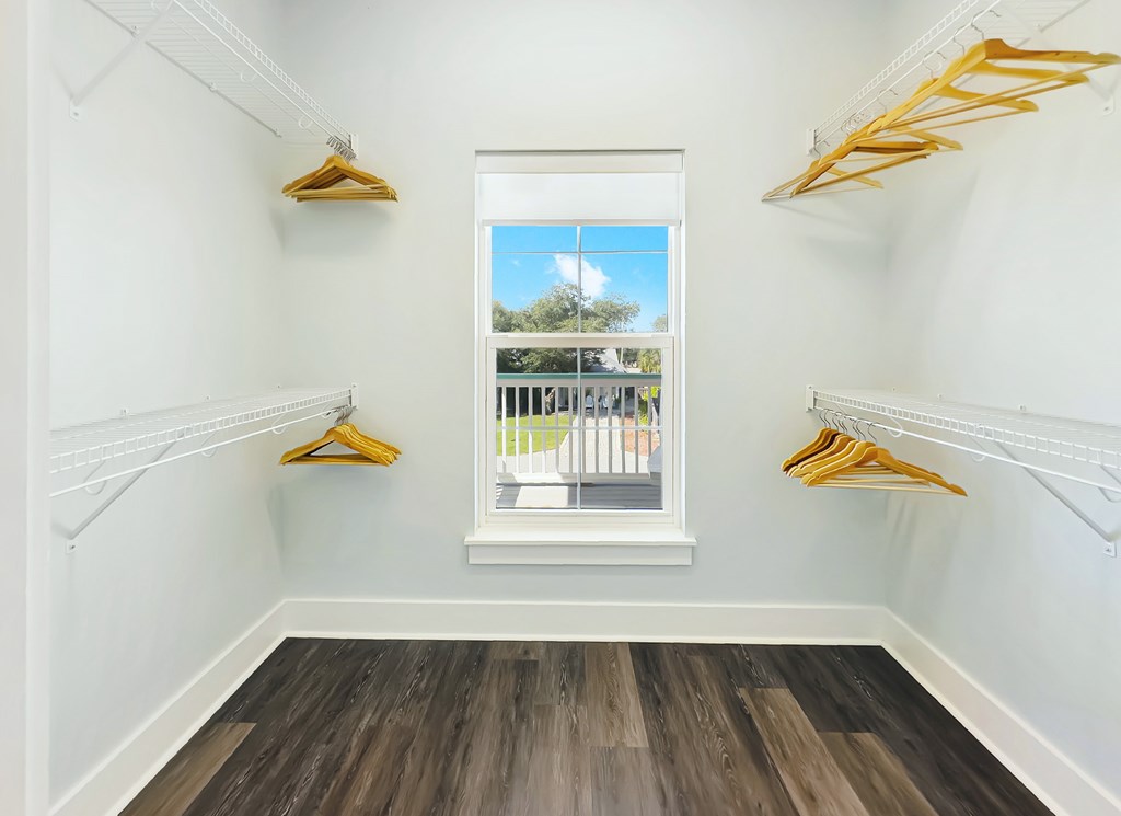 104 N 35th St, 32456