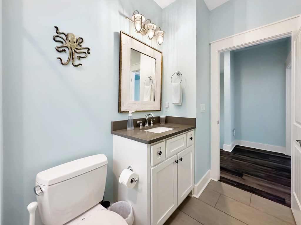 104 N 35th St, 32456