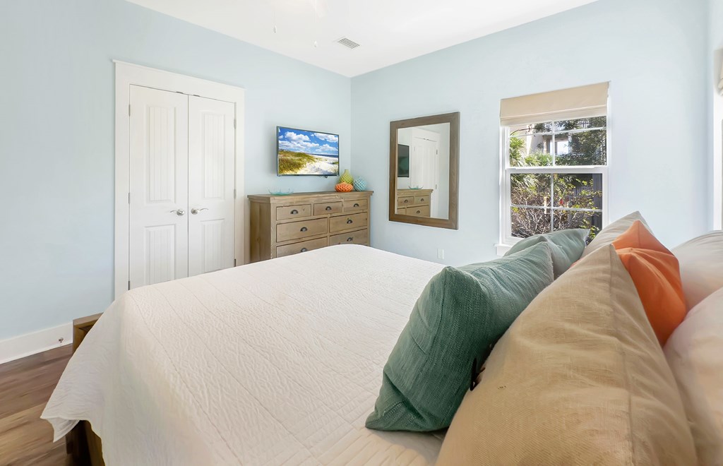 104 N 35th St, 32456