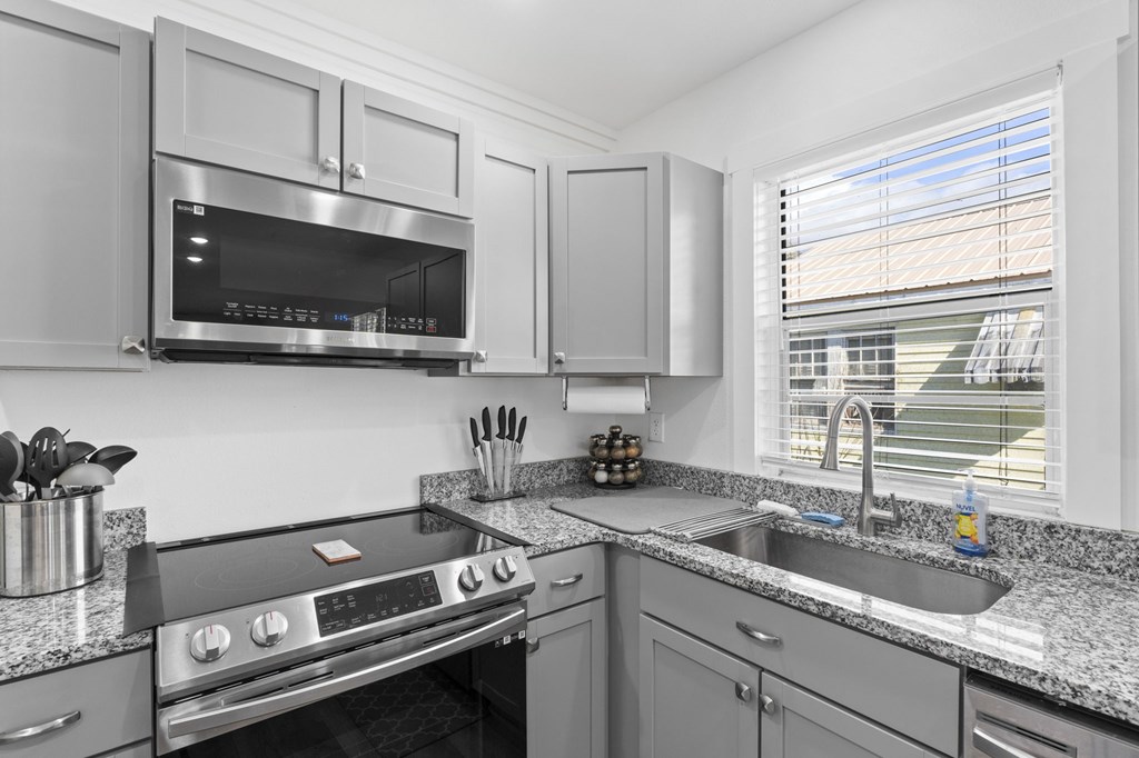 509 8th St, Port St. Joe 32456