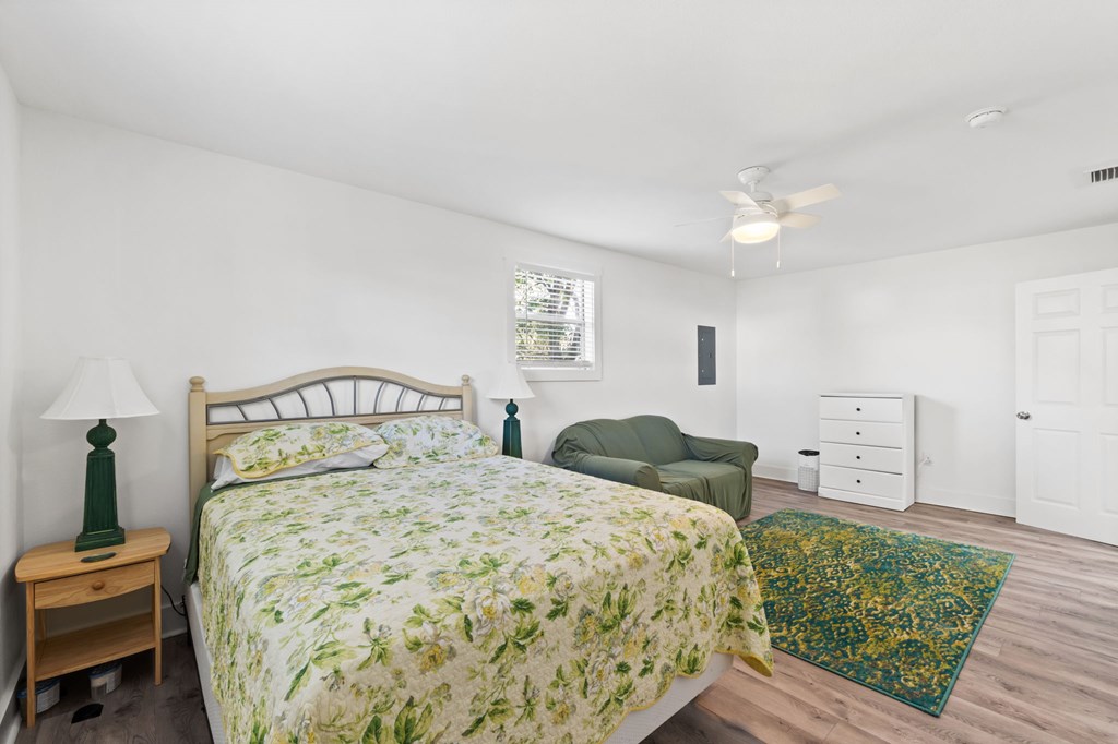 509 8th St, Port St. Joe 32456