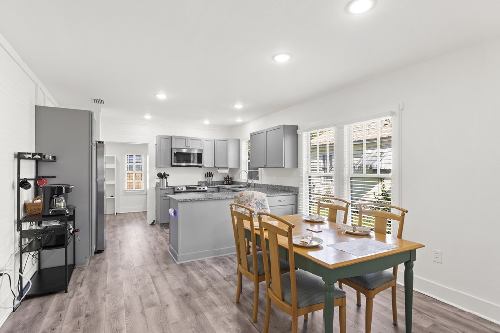 509 8th St, Port St. Joe 32456