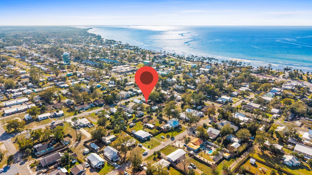 509 8th St, Port St. Joe 32456