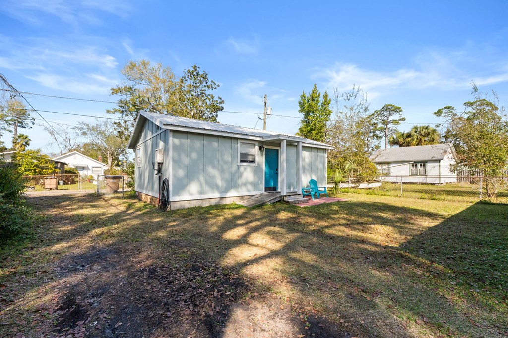 509 8th St, Port St. Joe 32456