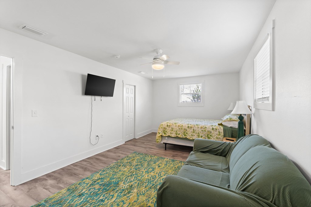 509 8th St, Port St. Joe 32456