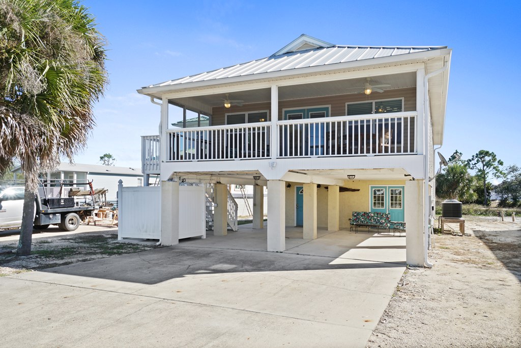 136 Selma St, Port St. Joe 32456