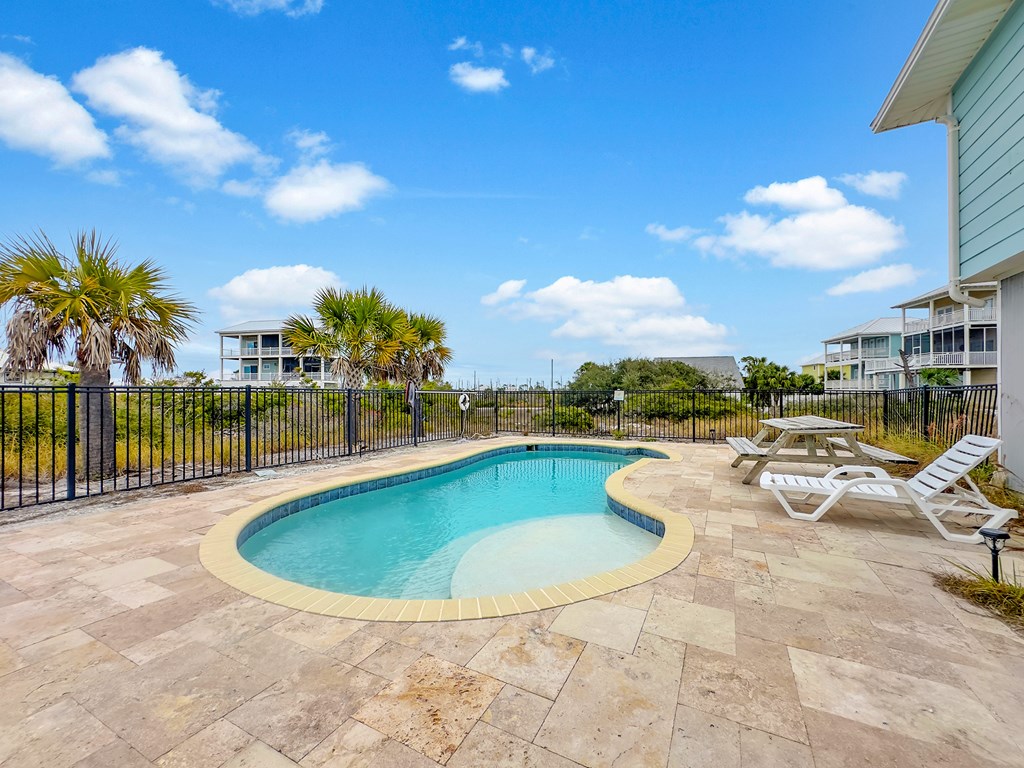 7590 Shoreline Dr, 32456