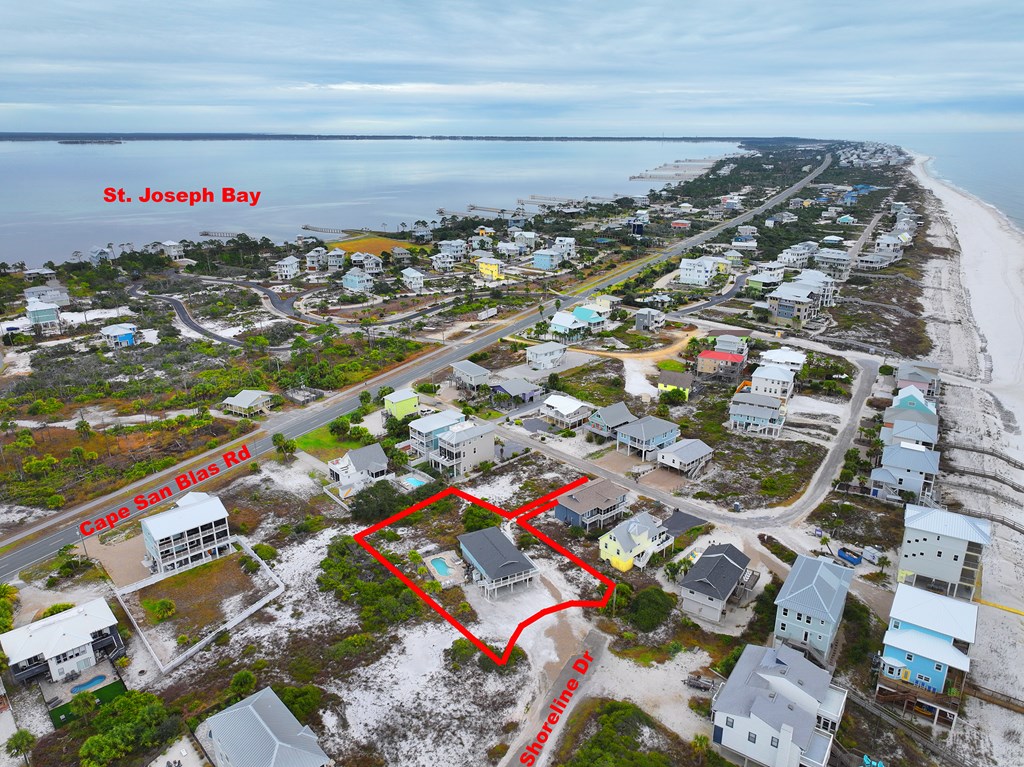 7590 Shoreline Dr, 32456