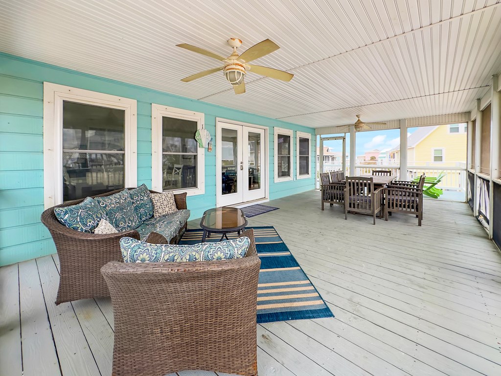 7590 Shoreline Dr, 32456