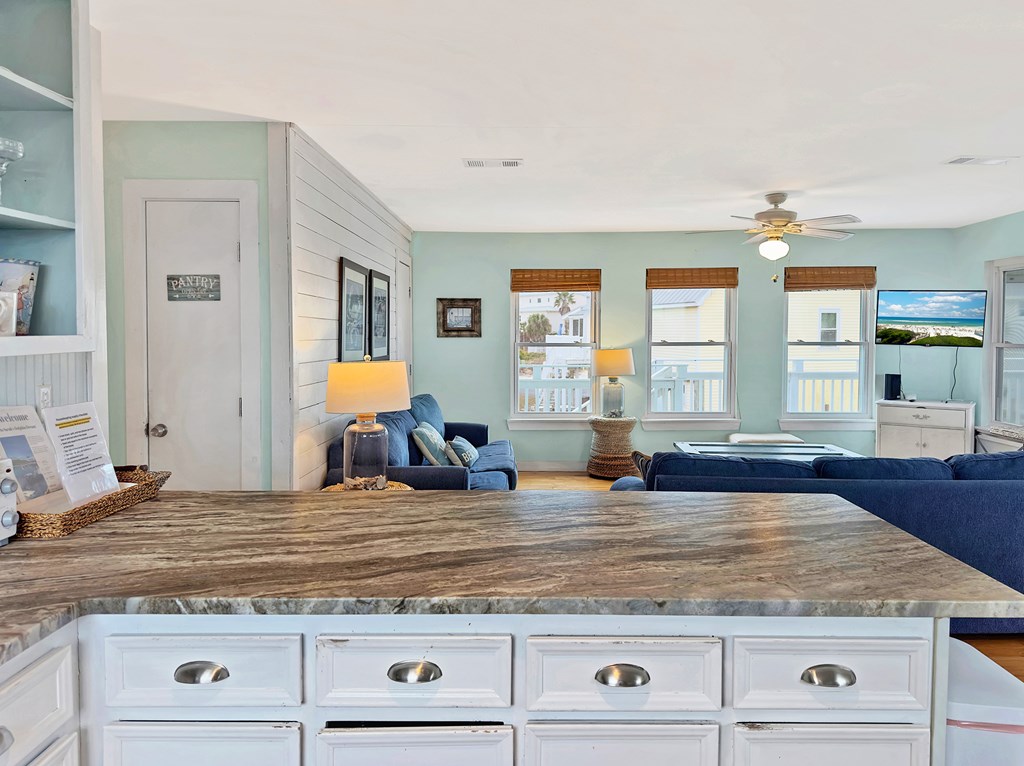 7590 Shoreline Dr, 32456