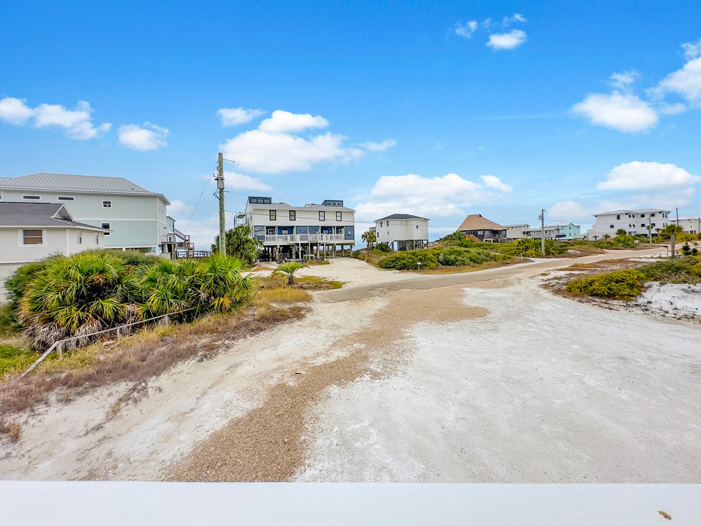 7590 Shoreline Dr, 32456