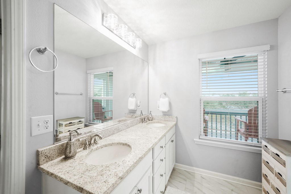 102 Washboard Ct, Port St. Joe 32456