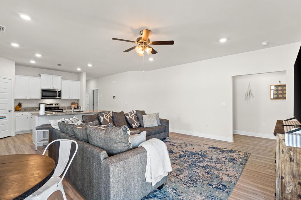 889 Backwater Rd, Port St. Joe 32456