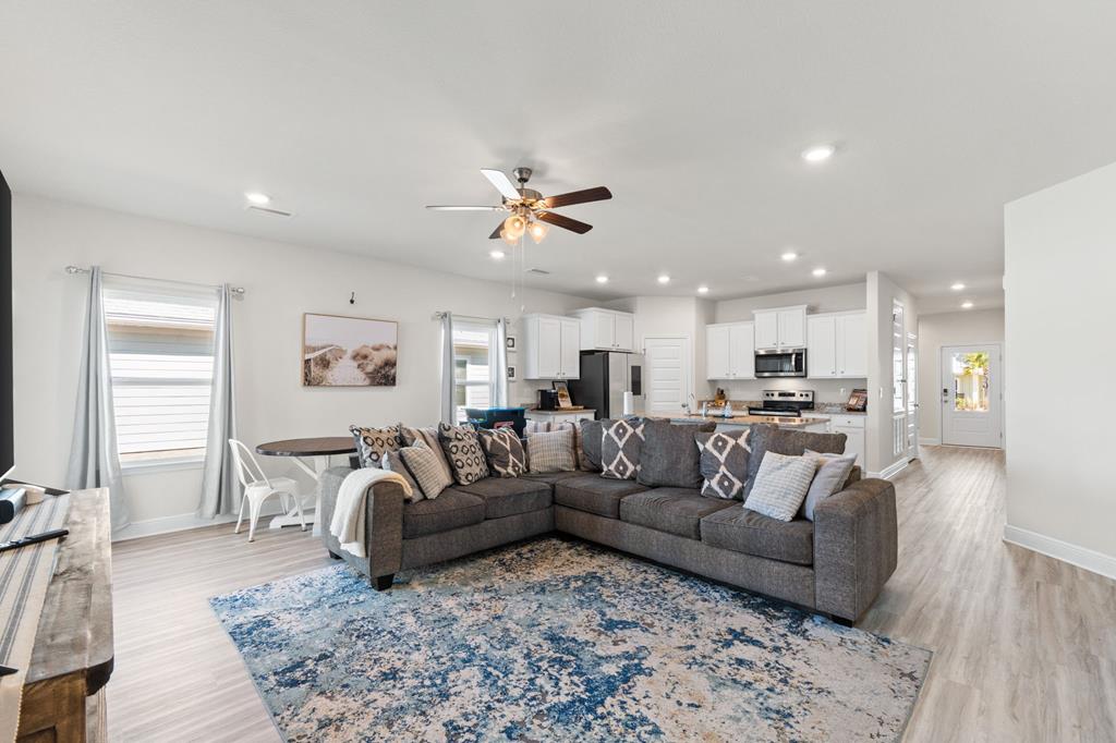 889 Backwater Rd, Port St. Joe 32456