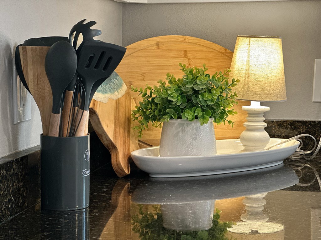 103 S Echo Ln, 32456