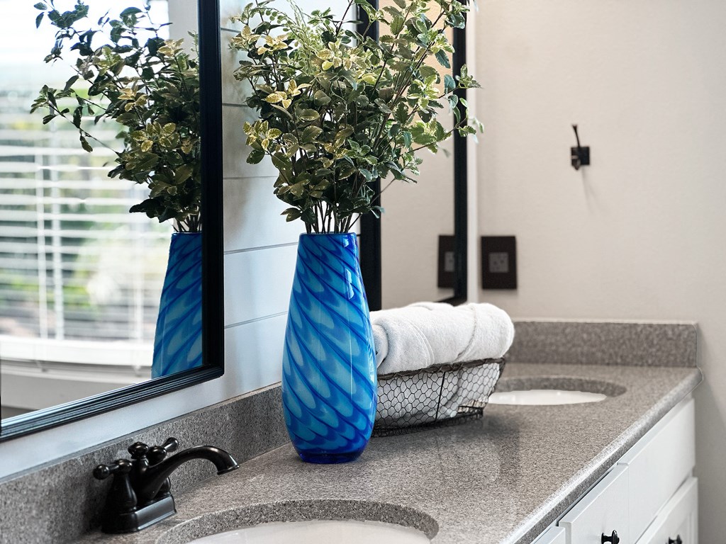 103 S Echo Ln, 32456