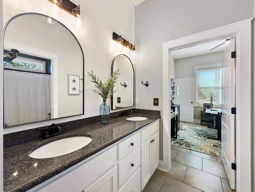 103 S Echo Ln, 32456