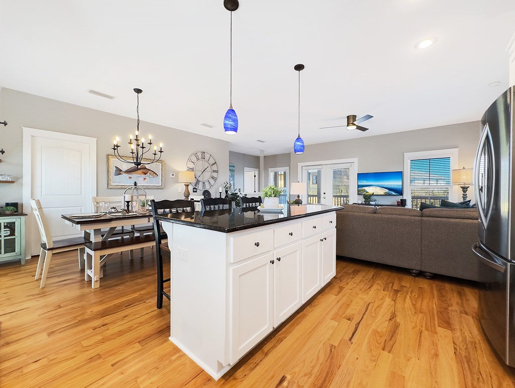 103 S Echo Ln, 32456