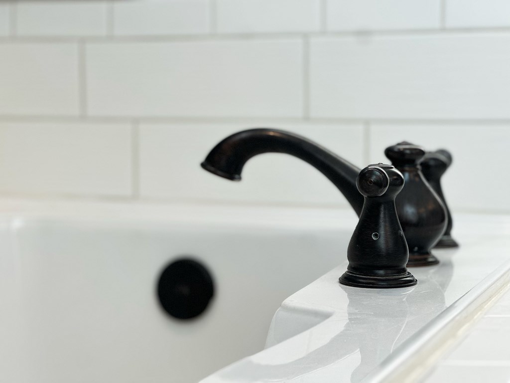 103 S Echo Ln, 32456