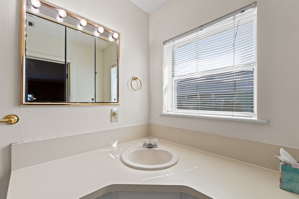 608 Garrison Ave, Port St. Joe 32456