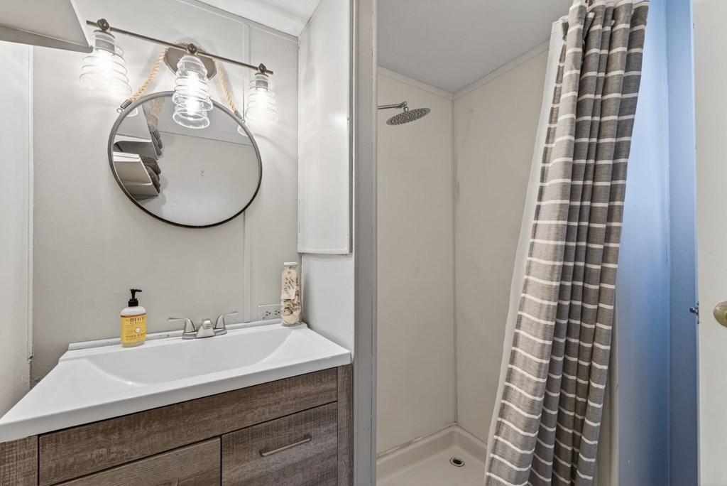 714 Oleander Ave, 32456