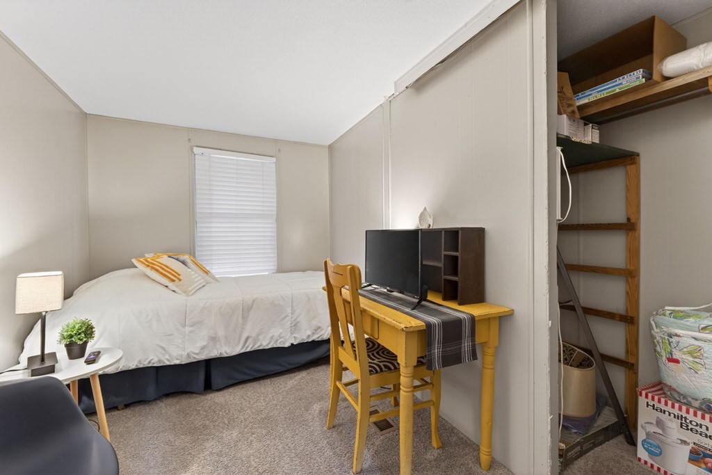 714 Oleander Ave, 32456