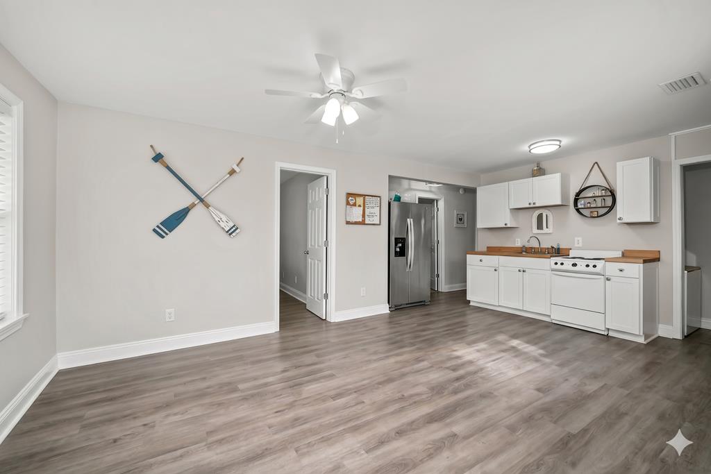 78 1st St, 32456
