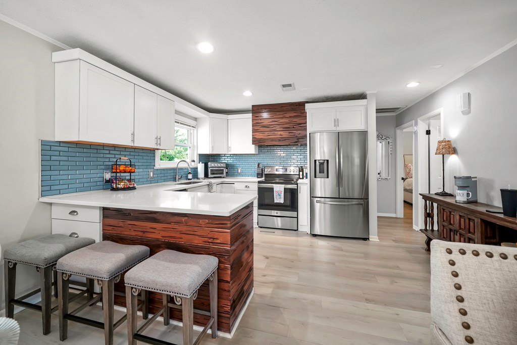 78 1st St, 32456