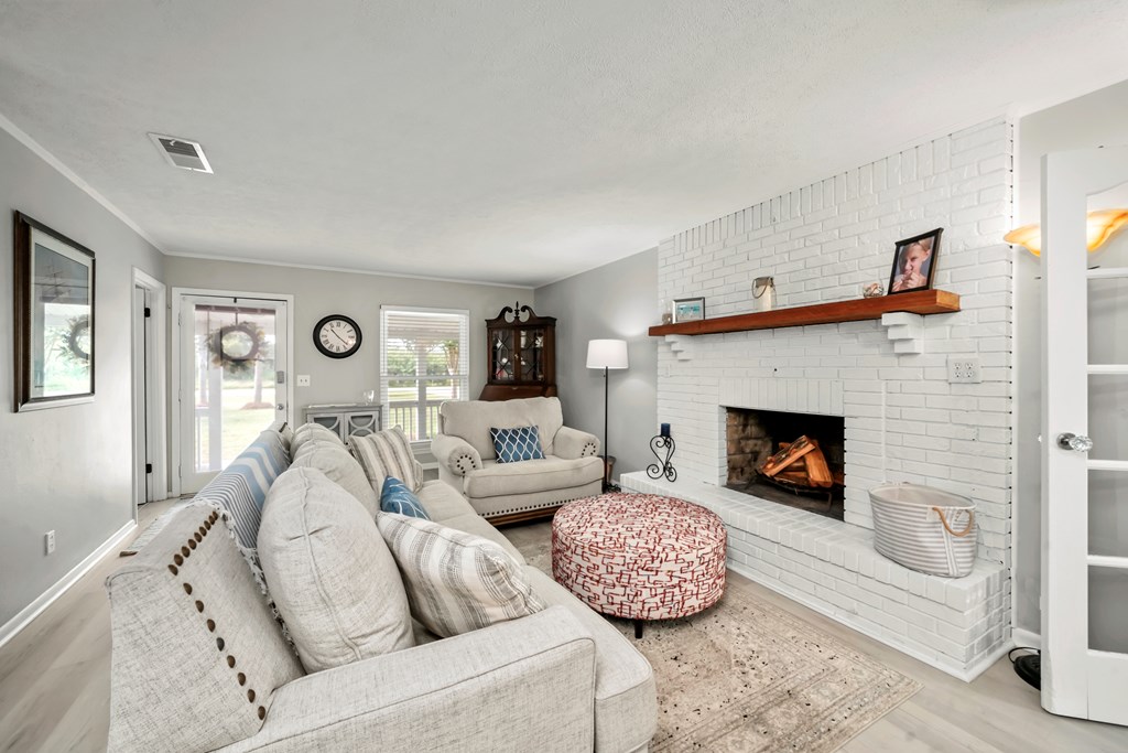 78 1st St, 32456