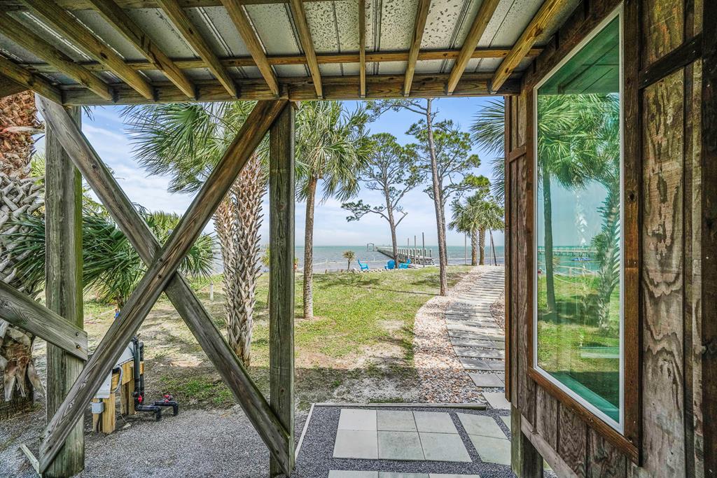 7148 Leeward St, Port St. Joe 32456