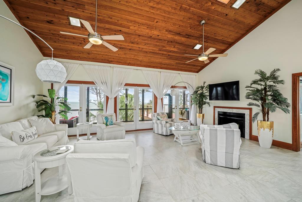 7148 Leeward St, Port St. Joe 32456