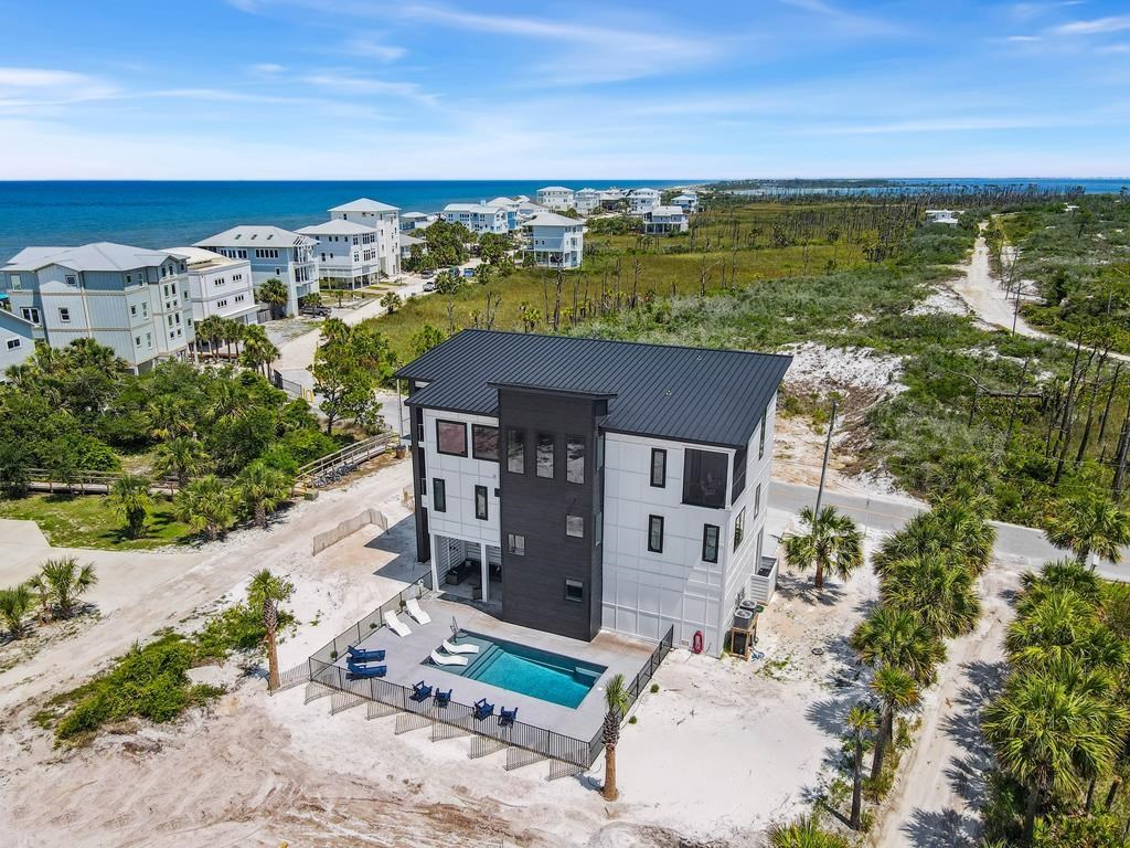 563 Secluded Dunes Dr, Port St. Joe 32456