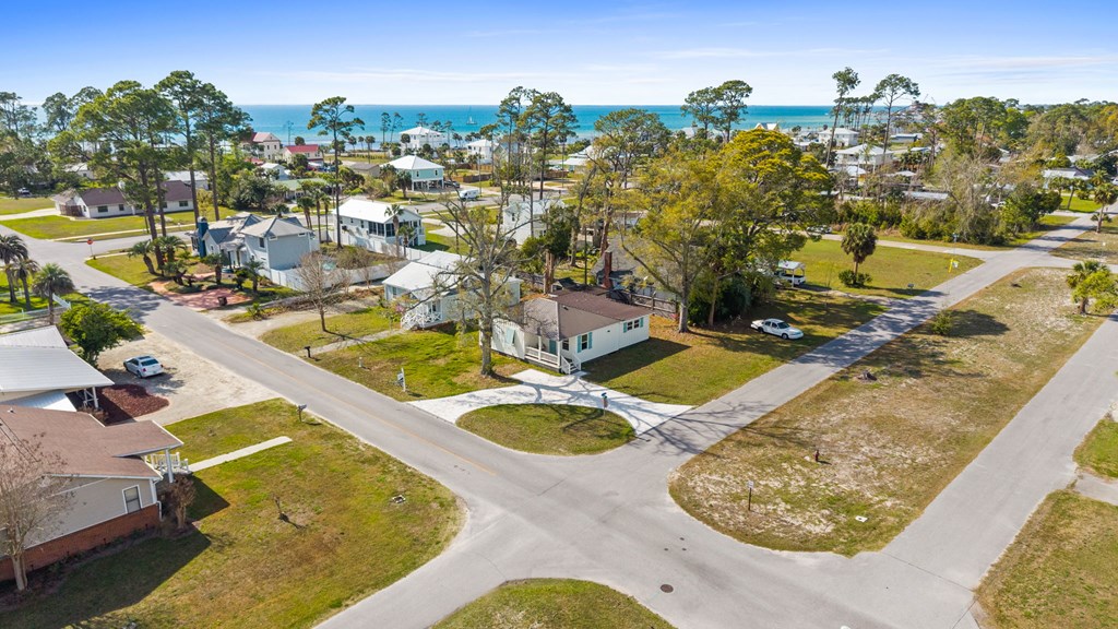 209 16th St, Port St. Joe 32456