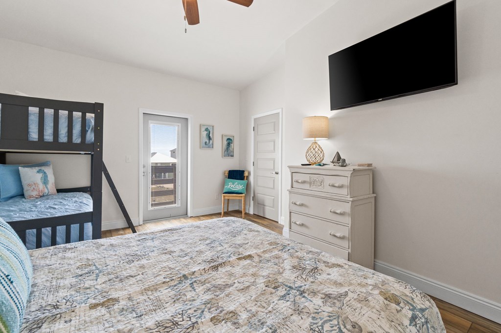 110-B 37th St # B, 32456 Unit: B