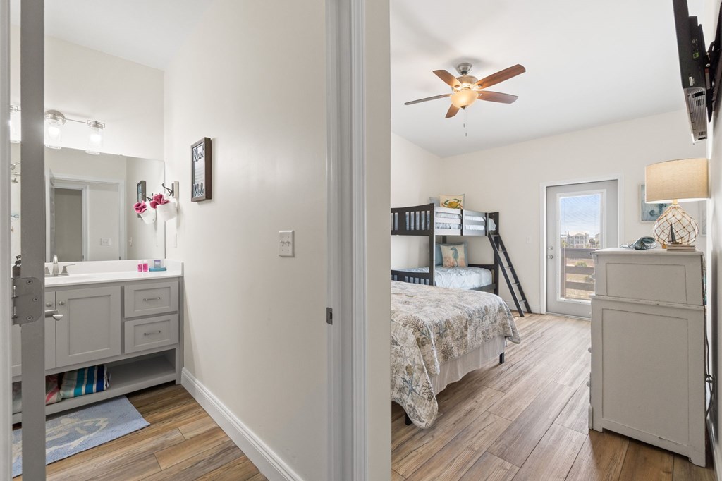 110-B 37th St # B, 32456 Unit: B