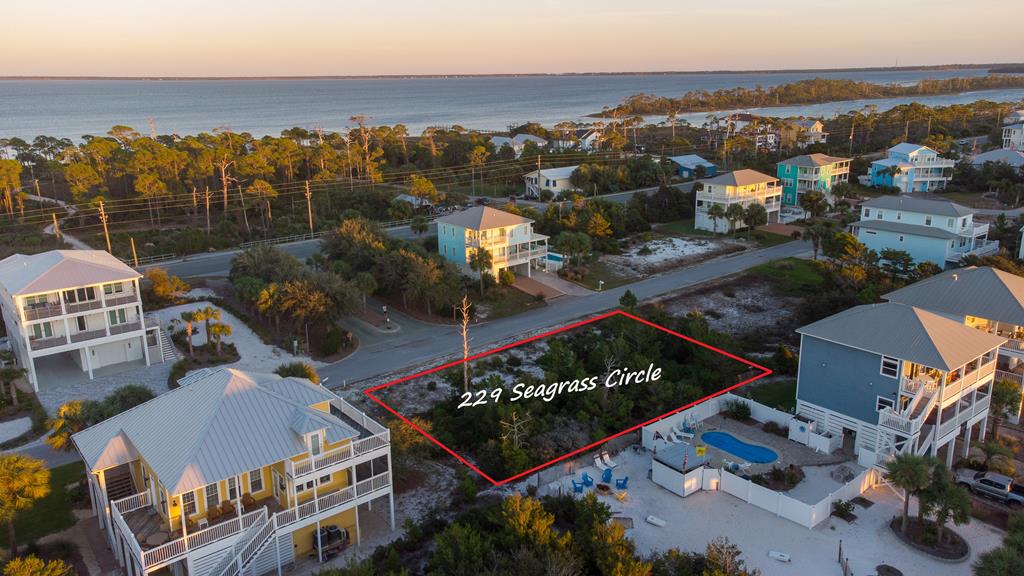 229 Seagrass Cir, 32456