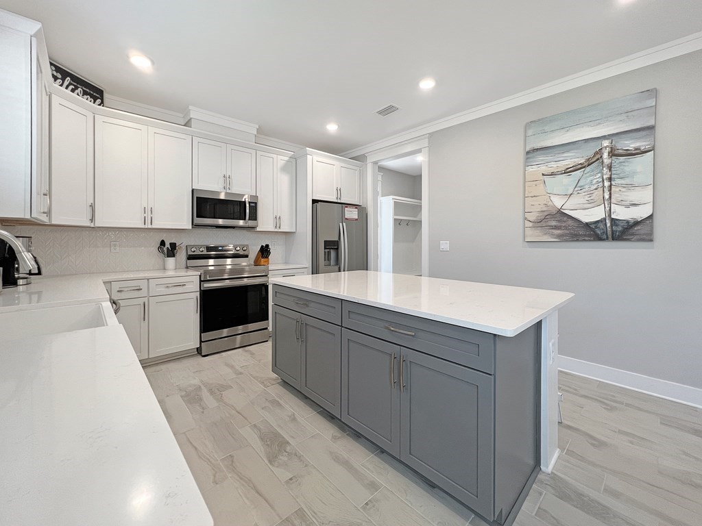 373 Rhonda Del Sol Cir, 32456