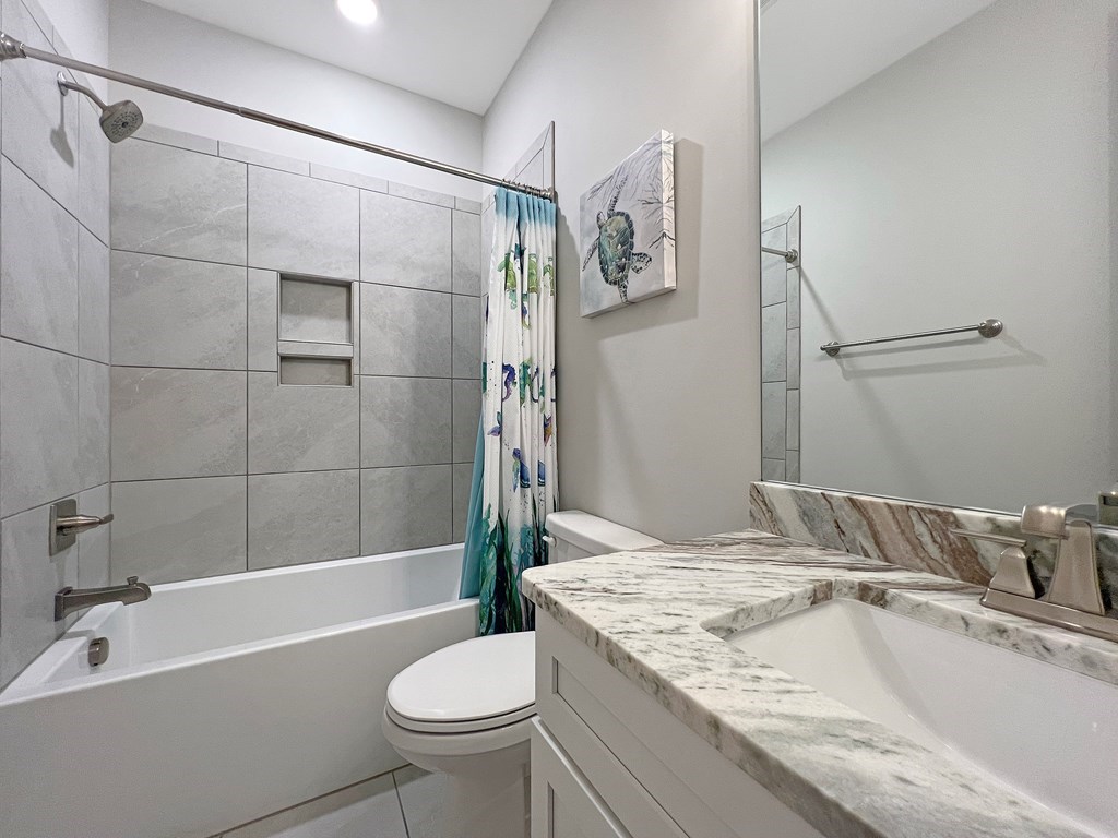 373 Rhonda Del Sol Cir, 32456