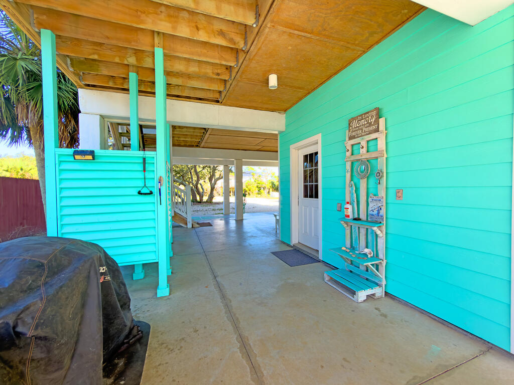 181 S Higgins St, Port St. Joe 32456