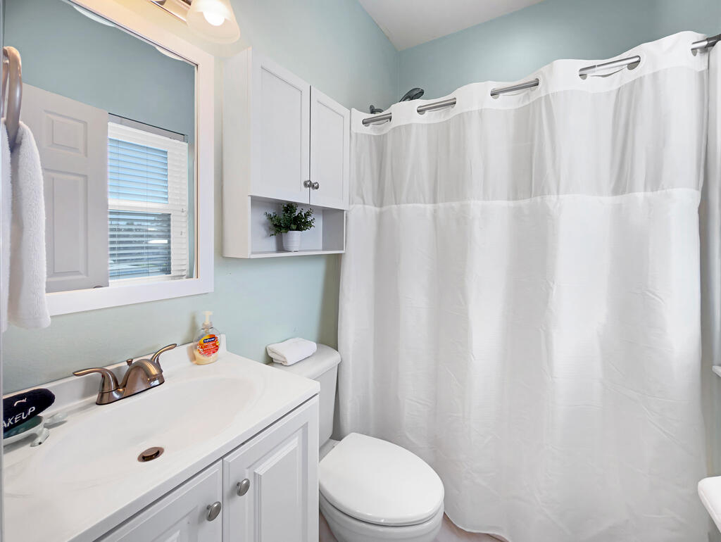 181 S Higgins St, Port St. Joe 32456