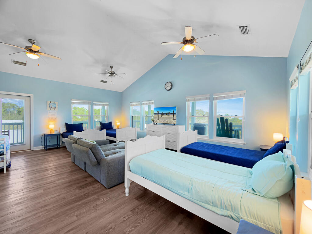 181 S Higgins St, Port St. Joe 32456