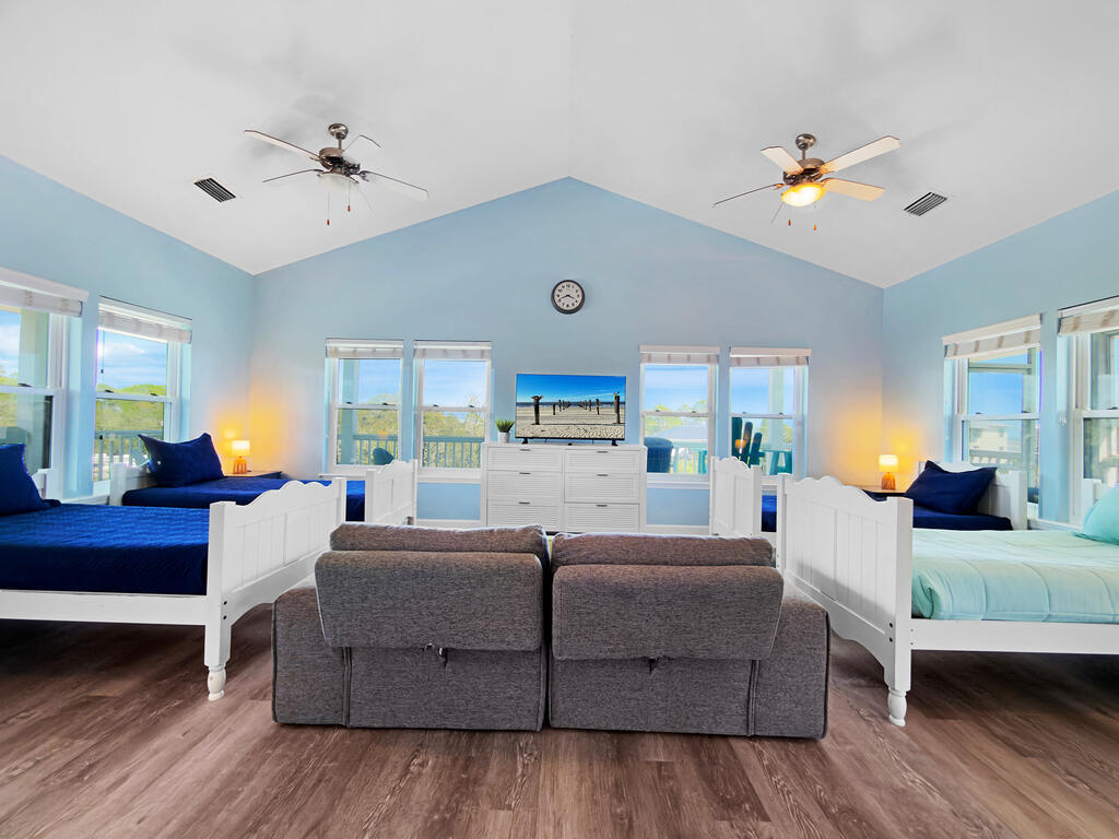 181 S Higgins St, Port St. Joe 32456