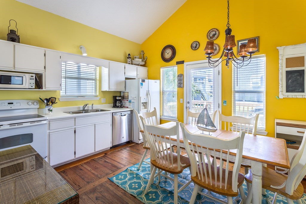 125 Parkside Cir, 32456